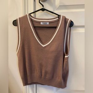 RSQ NEVER BEEN WORN brown sweater vest top RUNS SMALL FITS SIZE MEDIUM-LARGE
